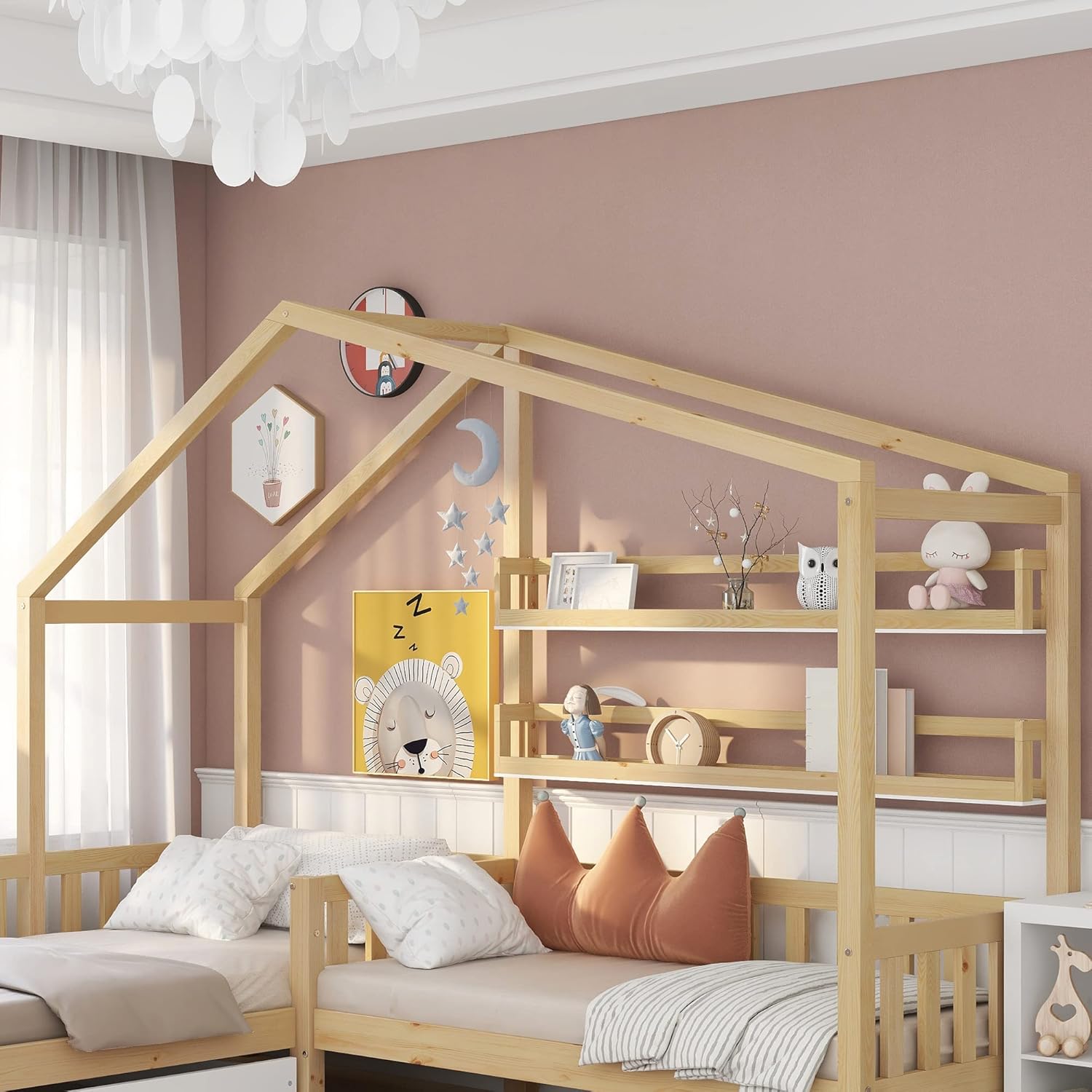 Merax Hausbett mit Schubladen und Regalen, Kinderbett 90x200 cm and 140x70cm, Massivholz Spielbett mit Zaun und Lattenrost, L-Struktur, für 2 Kinder Doppelbett, Natur — Ansicht 3